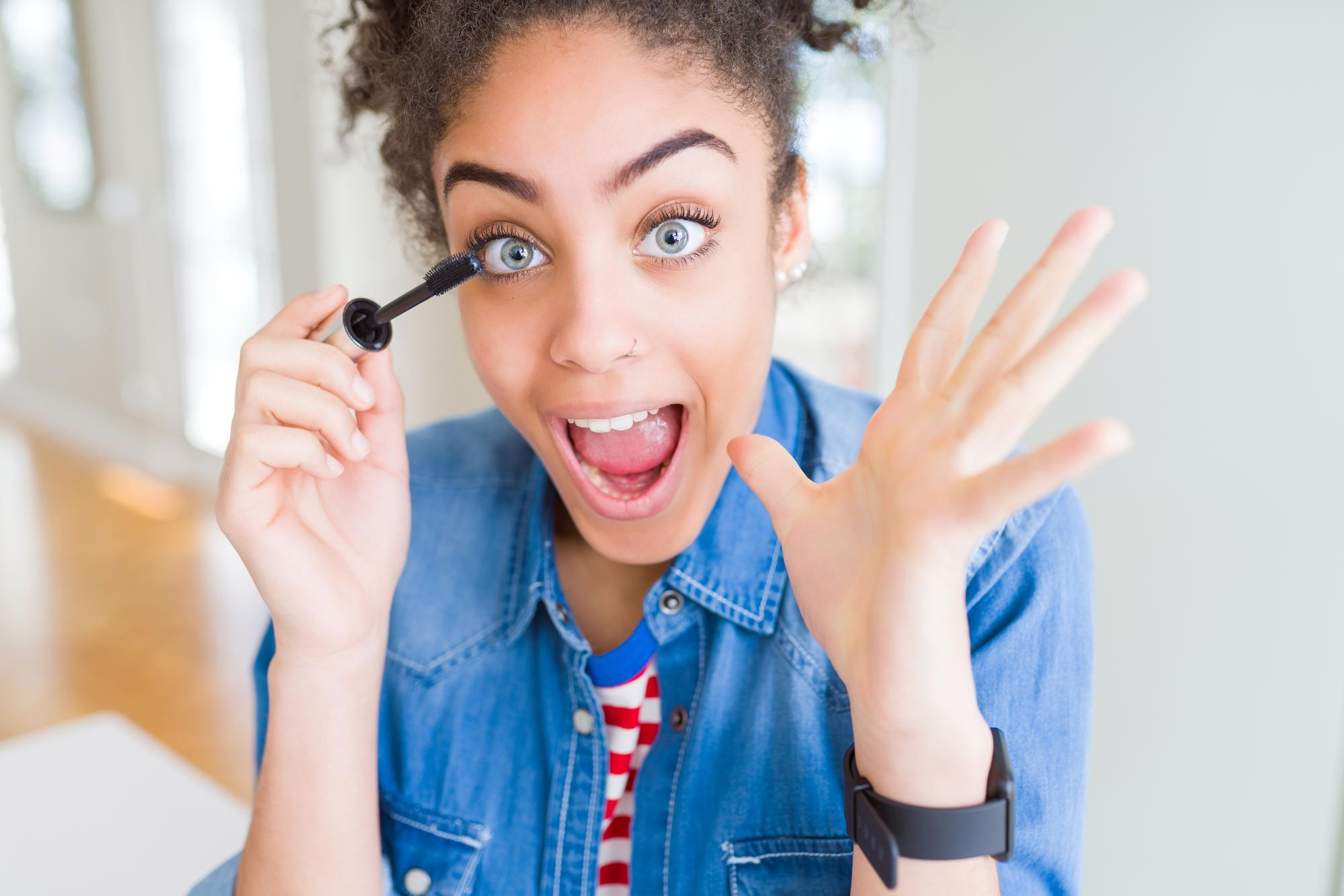 Different mascara brush types for various lash needs: Collage of volumizing, lengthening, curling, and defining mascara brushes.
