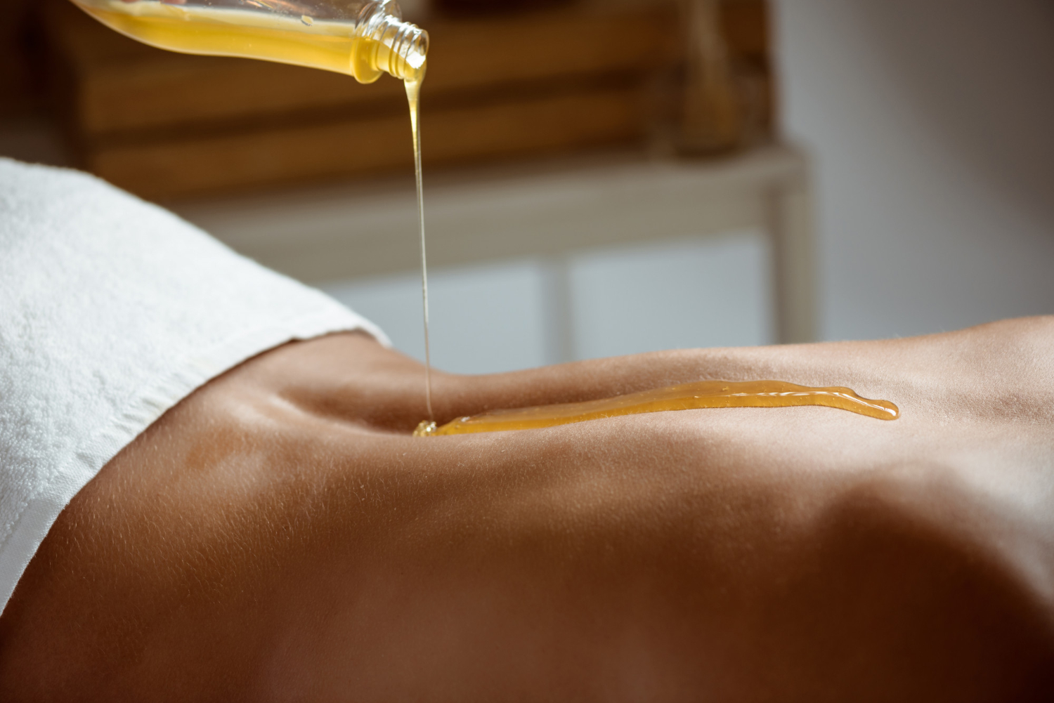 Diagram showing Olive Oil Abdominal Massage benefits for Gut Health & Weight Loss.